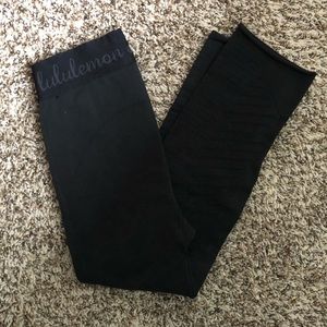 Lululemon black crops